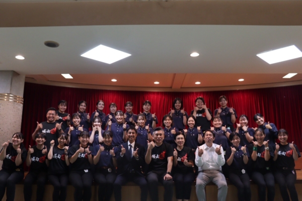 職員も全力の運動会;